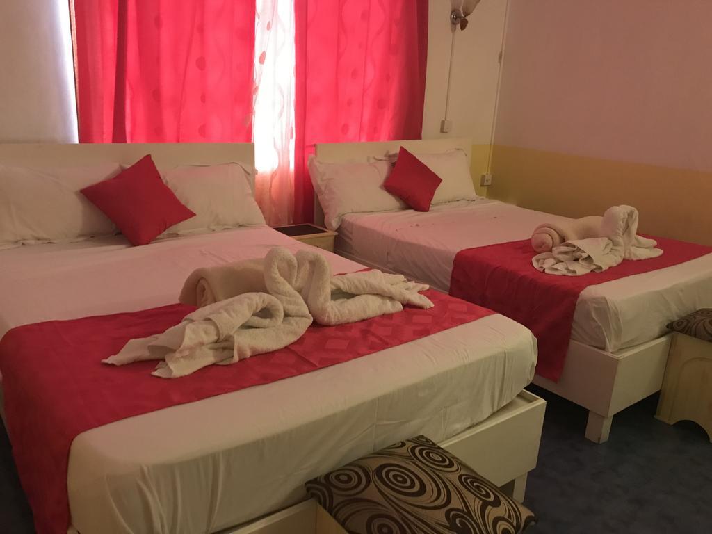 Eden Villa *
